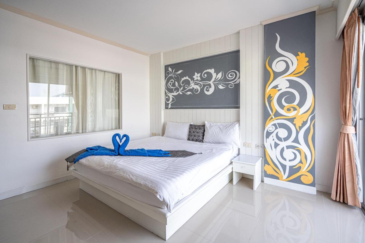 Santi White House Patong Exterior foto