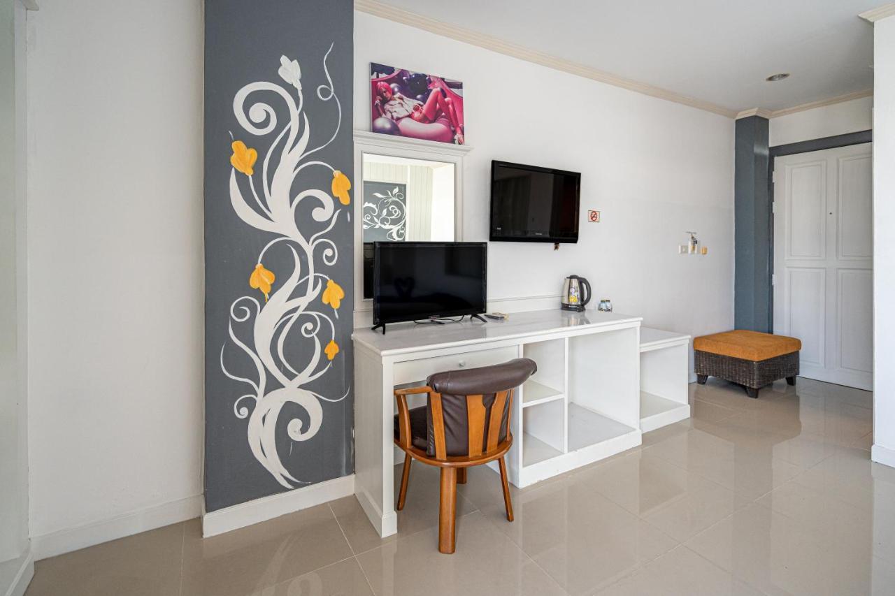 Santi White House Patong Exterior foto